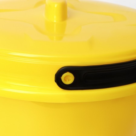 A bucket with a lid "Light", 10 l, yellow color-4