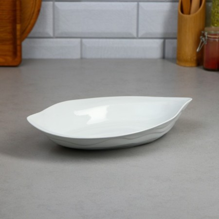 Queen's dish, 1 l, porcelain, Iran