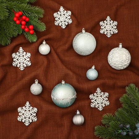 A set of jewelry plastic 30 pcs "Trilate" d-7 and 3.5 cm, snowflake-6.5 cm, blue silver silver