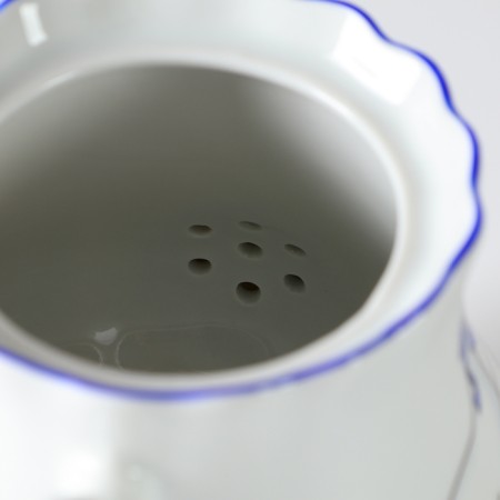 Porcelain kettle "Geese", 800 ml-3