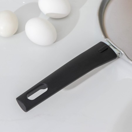 Pancake pan, d = 22 cm, plastic handle-3
