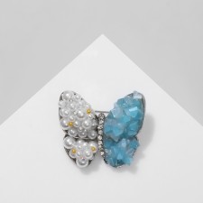 Brooch 