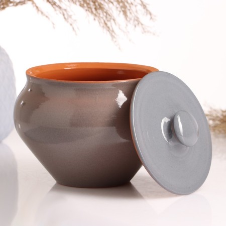 A hot pot with a Vyatka lid 0.9l, gray mix-4