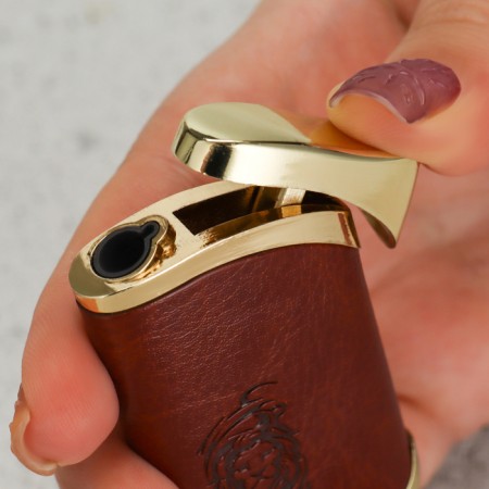 Gas lighter "Leo", 6.7 x 3.3 cm.-5