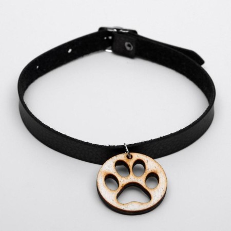 Decorative leather collar with a pendant-varnish (tree), 34 x 1 cm, mix of flowers