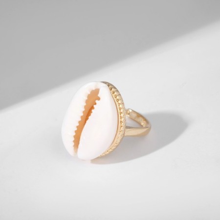 The ring "shell" is sea, beige color in gold, dimensionless-1