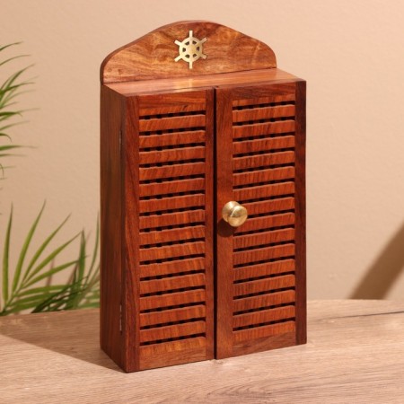 Key of the "Stupe" 18x9x31 cm, a tree shisham