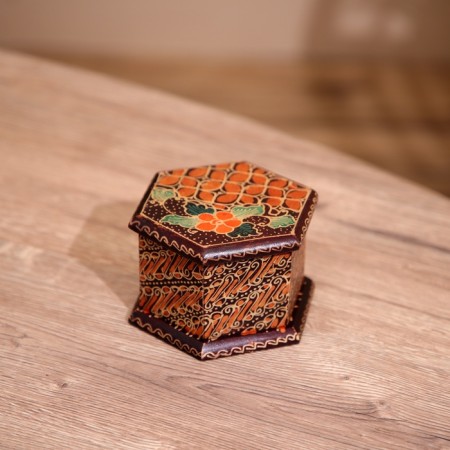 Wooden box, batik 10x11x7 cm-2