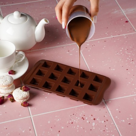 Form for sweets and chocolate of the share "Candy", 21 × 10 cm, 15 cells (2.3 × 2.3 cm), brown color-6