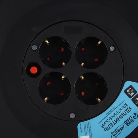 An extension cord on the coil is 4 sockets, 40 m, 16 a, PVS 3x2.5 mm2, with salary, IP20-2