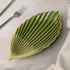 Ceramic serving dish 
