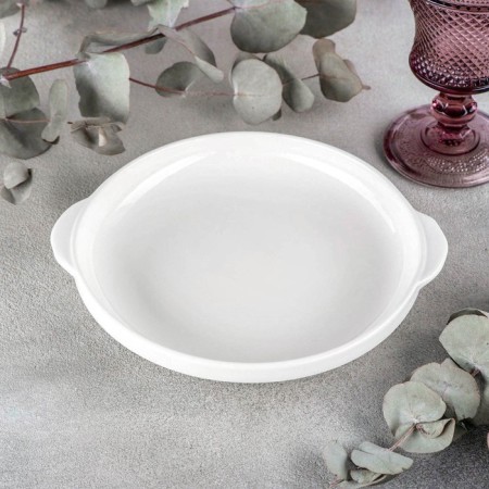Porcelain baking form, 530 ml, d = 18 cm, white color