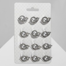 Brooch 