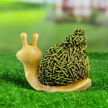 Green Snail Garden Figure Green-2