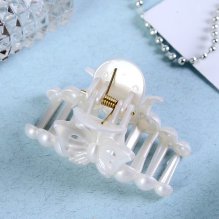 Hair crab "White Fog" butterfly in beads, 7 cm, white-1