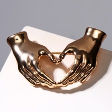 Brooch 