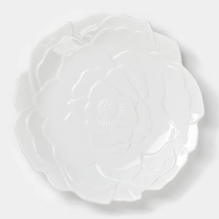 Porcelain dining plate Magistro "Rose", D = 22.5 cm, white color