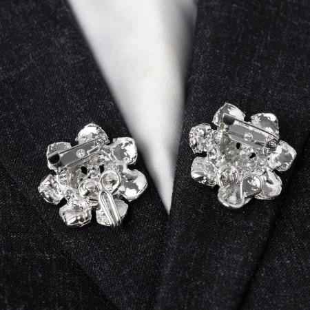 Cardigan clamp "Flower", blue color in silver-4