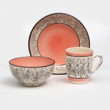 A set of ceramic dishes 