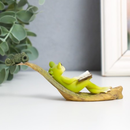 Souvenir Polystone "Frog reads a book on a leaf with chameleon" 4.6x3x12 cm-3