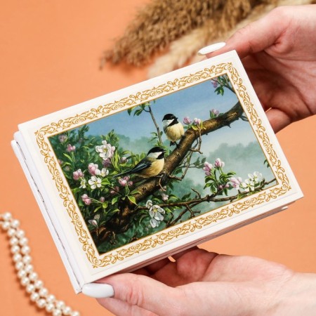 Casket "Bits on a branch", white, 11 × 16 cm, lacquer miniature-2