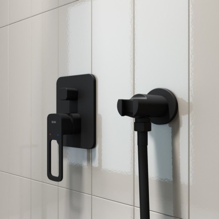 Connection for shower hose IDDIS SLIBL00I62, with a watering orger holder, 69 x 60 mm, black 97726-3