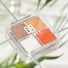 Palette of eye shadow, with sparkles, 4 colors