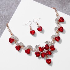 Set 2 objects: earrings, necklace 