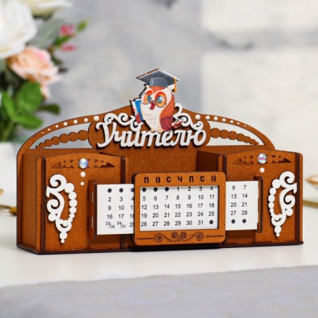 Calendar-penis "Teacher" with owl, MDF, oak, 22x7x14 cm