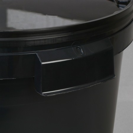 Household-household tank, 32.9 liters, with a sealed lid-2