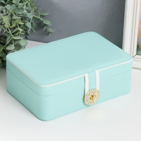 Casket to the leatherette for jewelry "with a buckle" mint 24x18.5x9cm