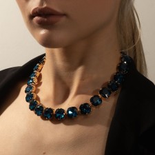 The necklace 