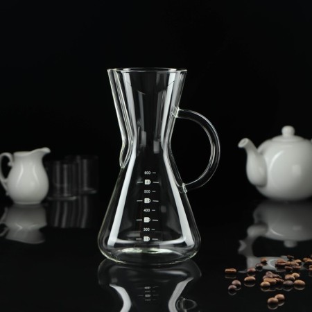A glass of a glass with a measured scale "Tipika", 500 ml-1