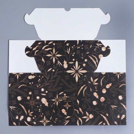 Folding box for 4 cupcakes with the window "Time of Magic", 16 x 16 x 10 cm, New Year-7