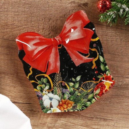 A plate in the form of a gift "Winter Stories", 15x17.3 cm