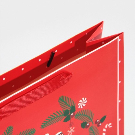 Laminated vertical “Cozy and heat” laminate, M 26 x 30 x 9 cm, New Year-4