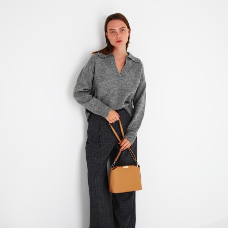 Cross-Bodi Bag on a zipper, beige color-8