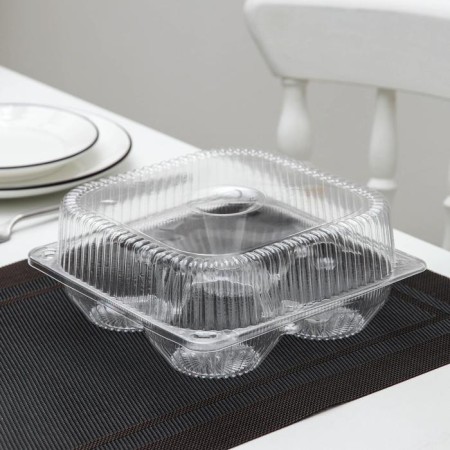 A plastic disposable container with an insoluble IP-2 lid, for confectionery, 150 ml, 18.6 × 8.1 cm, the color is transparent-1