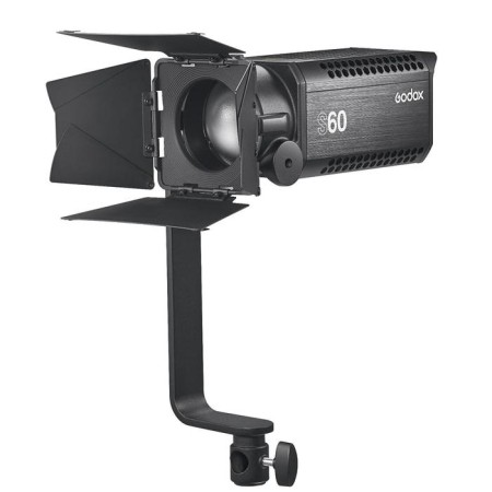 LED illuminator GODOX S60, focusing