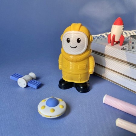 Carpet 2 holes with the Cosmonaut container, with an eraser, mix-4