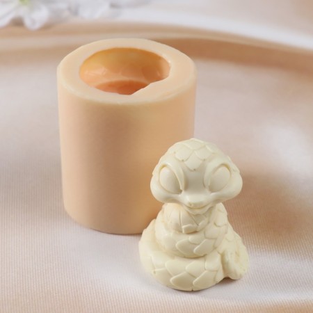 Silicone Mold "Snake No. 8" 6.5x5x5.5 cm