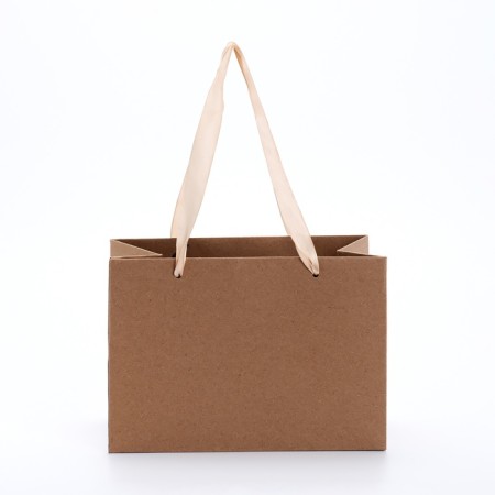 Gift package with a wide bottom of 20 × 14 × 13.2 cm, craft-1