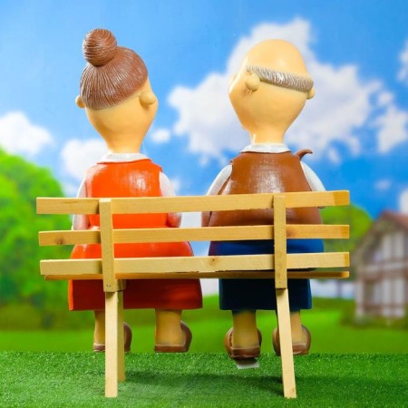 Garden figure "Grandma with a grandfather" on a bench 22x48x54cm-2