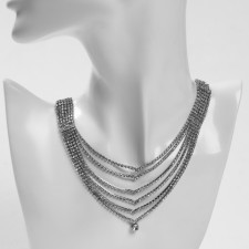 The necklace 