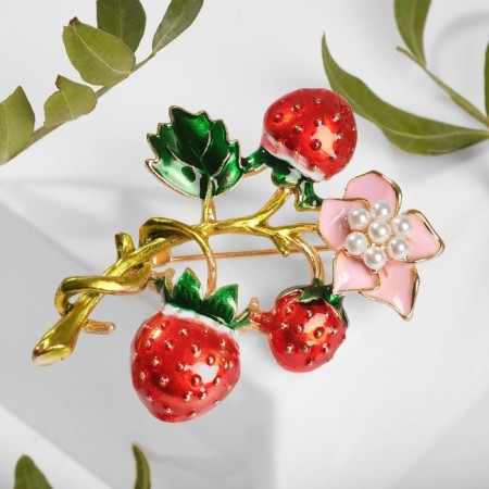 Book "strawberries" in color, colored in gold-1