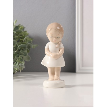 Souvenir Ceramics "Baby Castle in a white dress" 4x5x12 cm