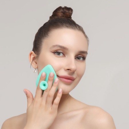 Washing brush "drop" on a suction cup, 9 × 7 cm, color mix-3