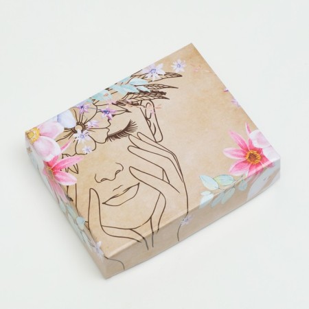 Box cover is “the best in the world”, without a window, 18 x 15 x 5 cm-1