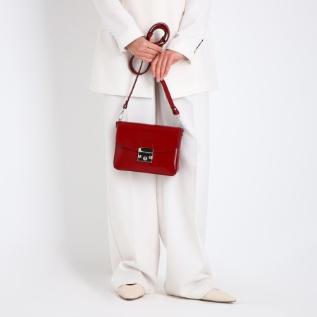 Female bag on the valve, the color is red-7
