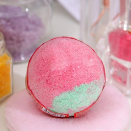 Happy bath bomb "Everything will be strawberry", 130 g-2